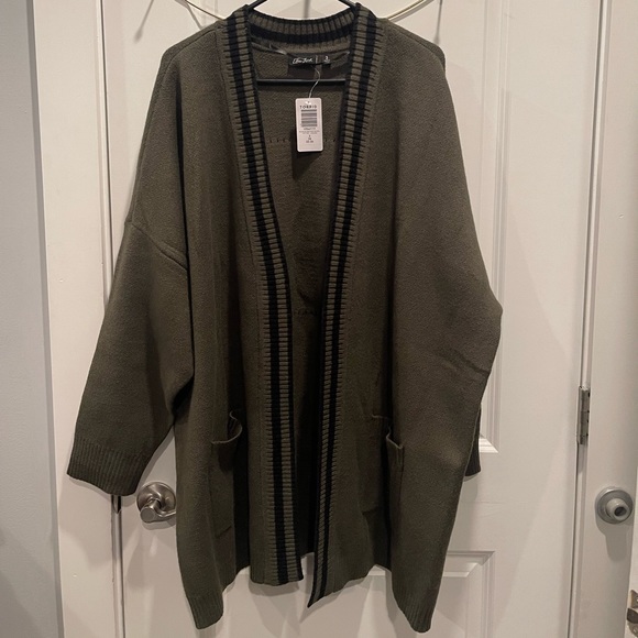 Torrid Lovesick Open Front Relaxed Fit Sweater Cardigan with Graphics on Back. - Picture 4 of 7